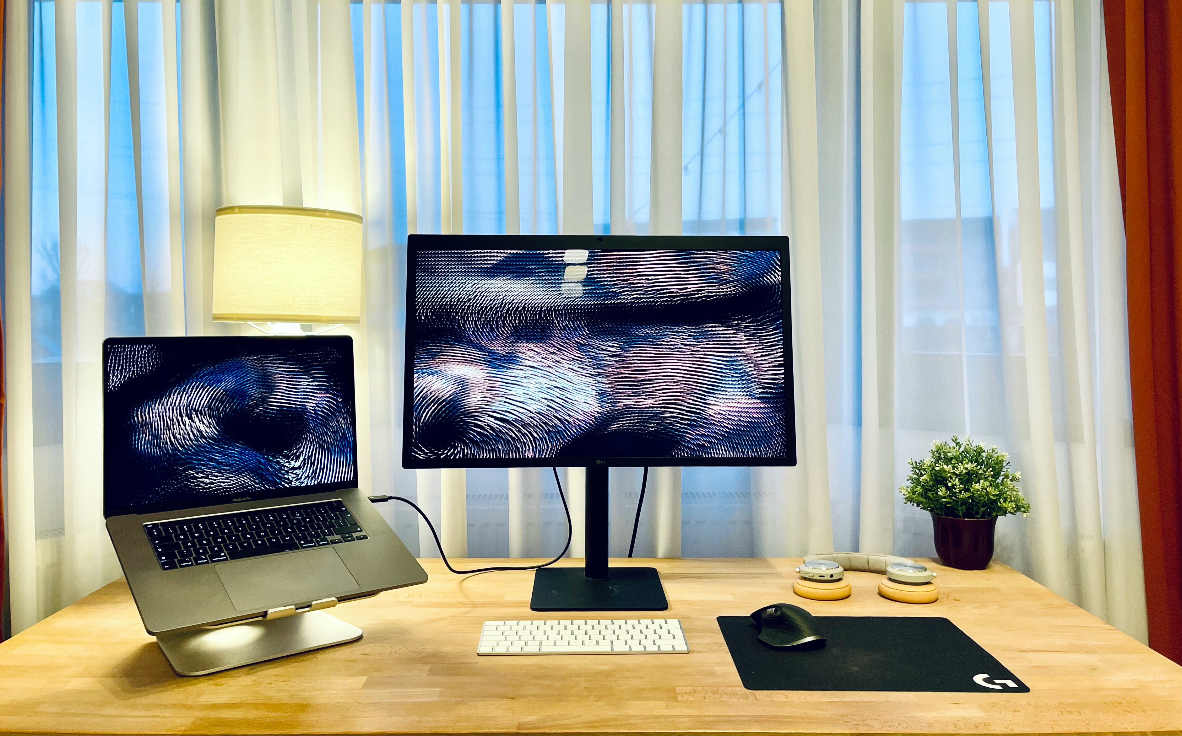 7 Best Portable Monitors for Digital Nomads in 2026