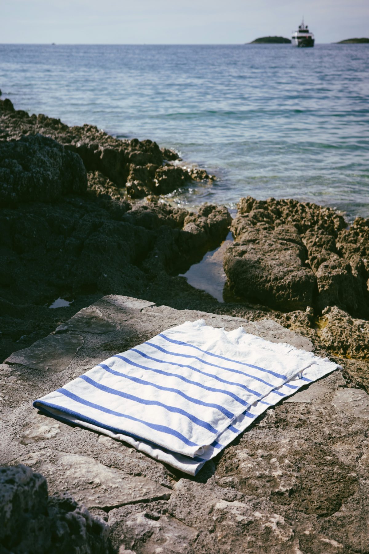 The 7 Best Travel Towels for Digital Nomads in 2026