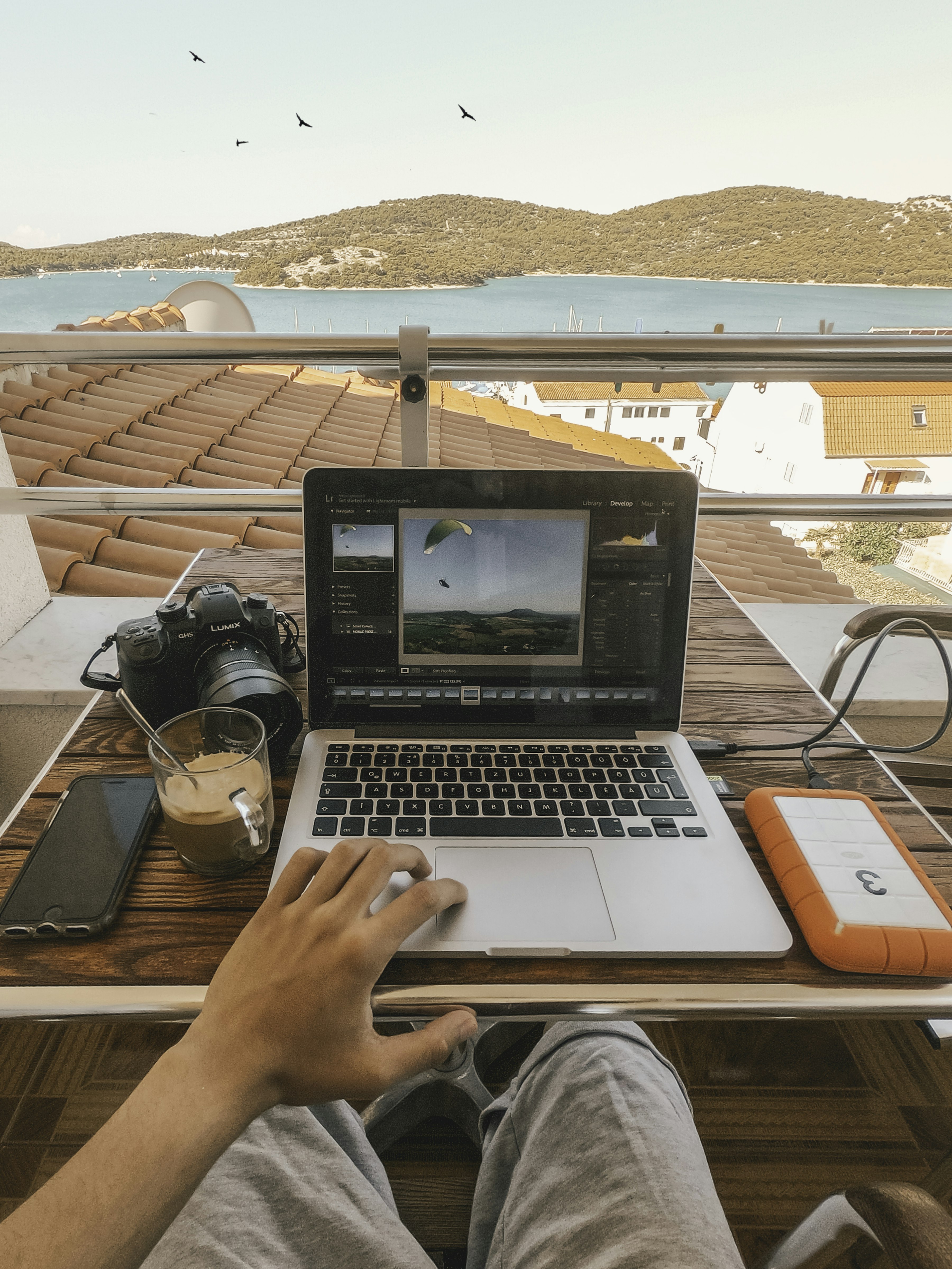 The 6 Best Portable WiFi Hotspots for Digital Nomads in 2026